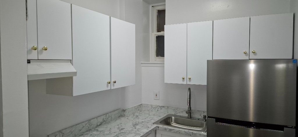 229 E 29th Street - Photo 26