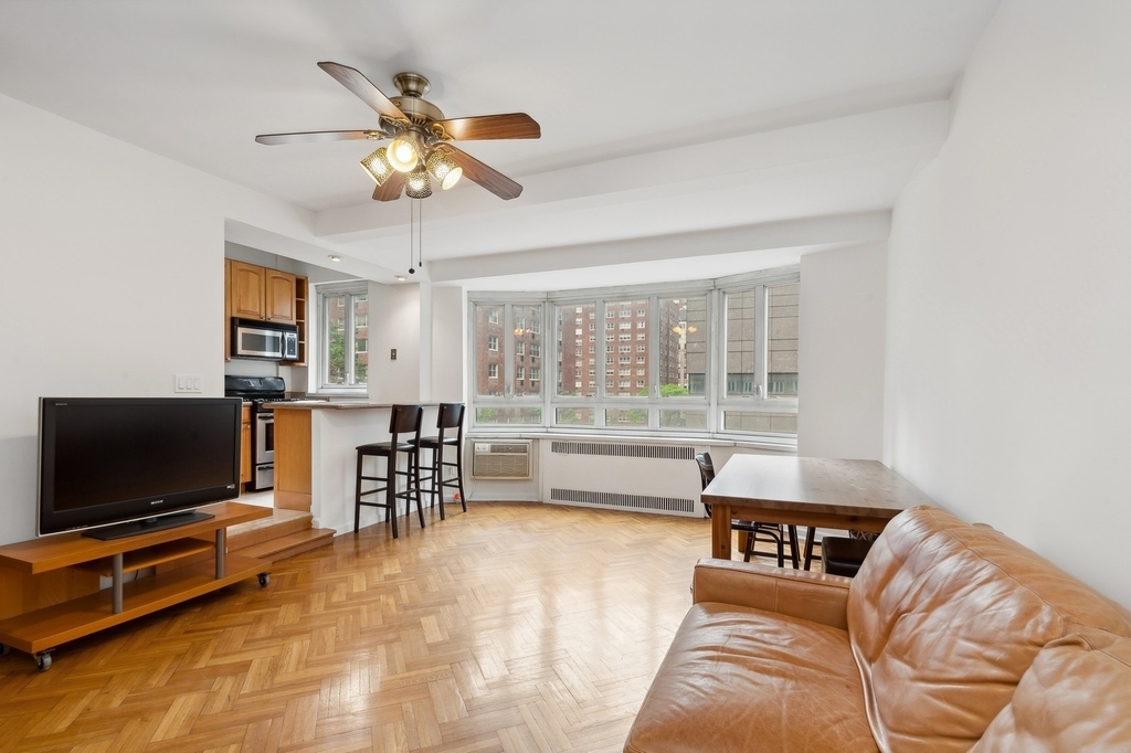 333 W 57th Street - Photo 0
