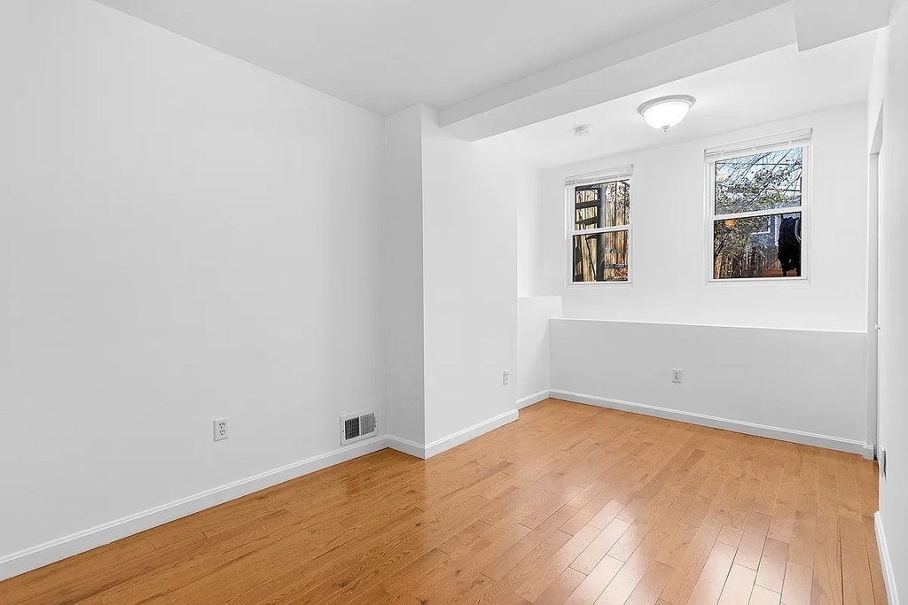 315 22nd Street - Photo 2