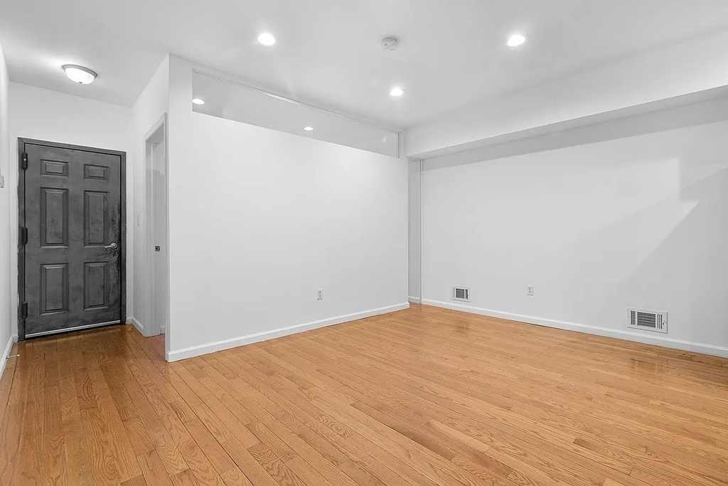 315 22nd Street - Photo 1