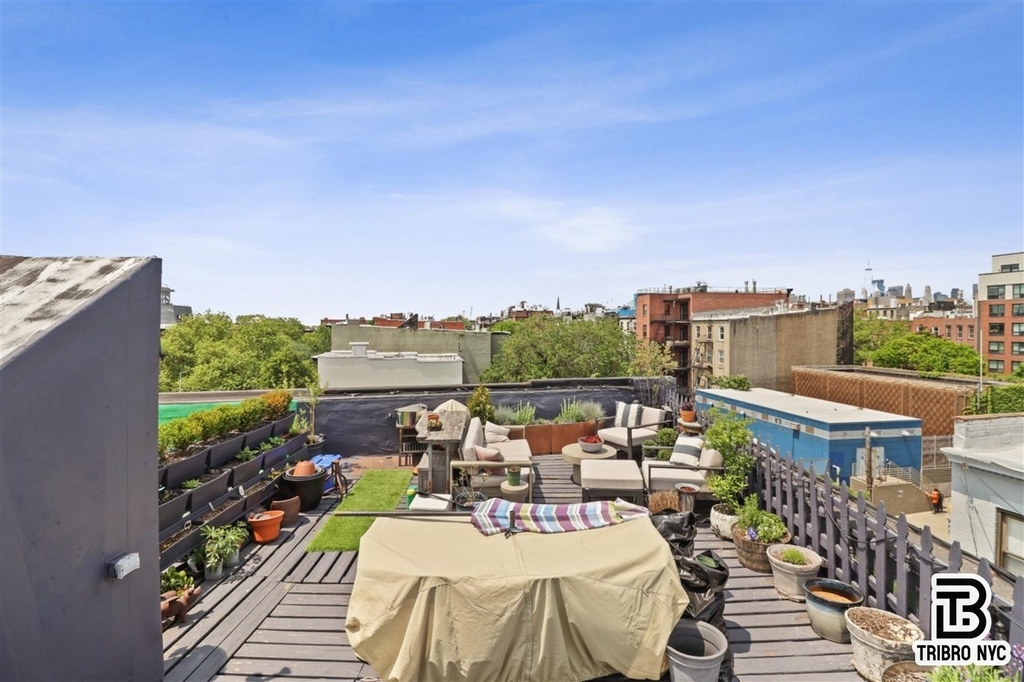 395 Smith Street - Photo 0