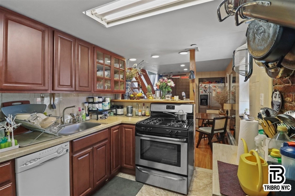 395 Smith Street - Photo 3