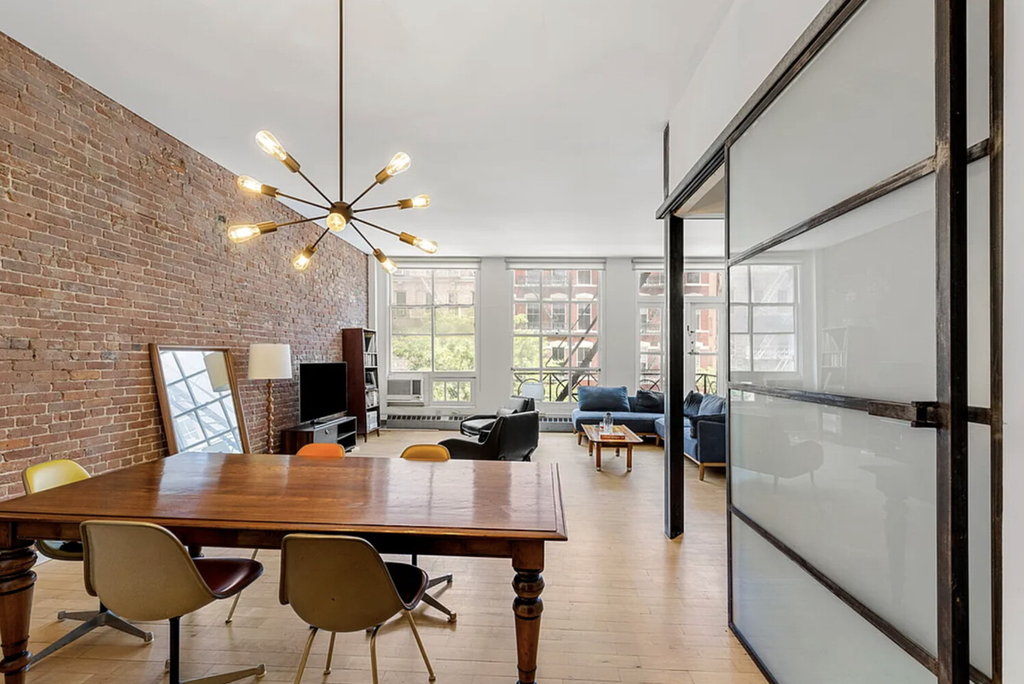 422 W Broadway - Photo 2