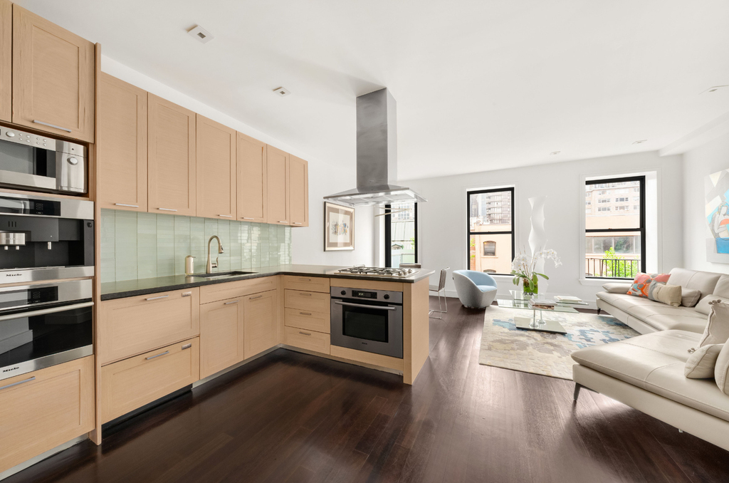 345 E 50th Street - Photo 5