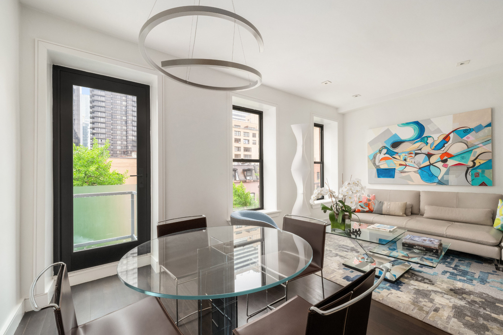 345 E 50th Street - Photo 4