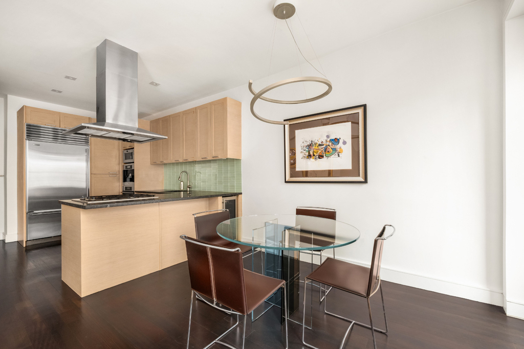 345 E 50th Street - Photo 6
