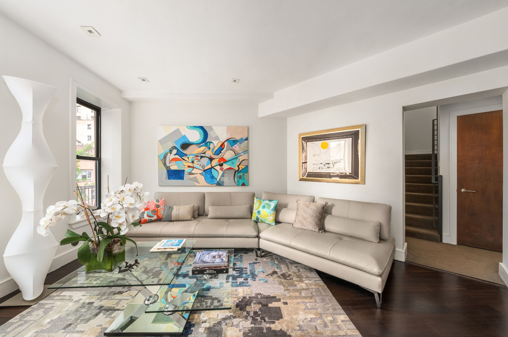 345 E 50th Street - Photo 3