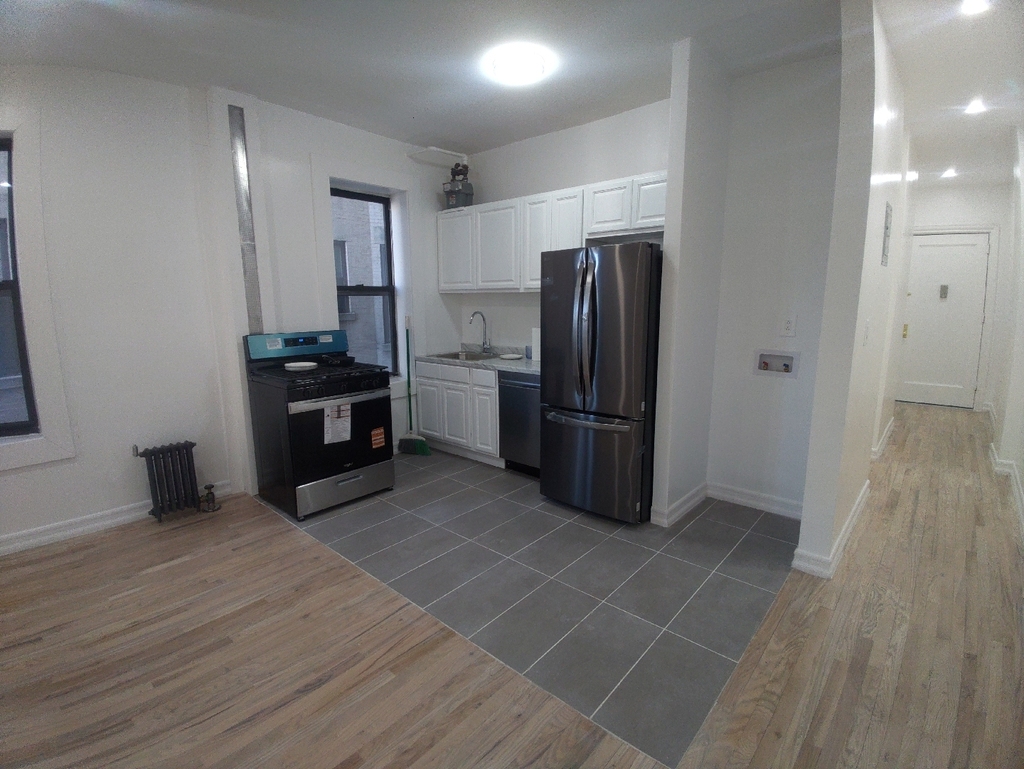 160 Wadsworth Avenue - Photo 2