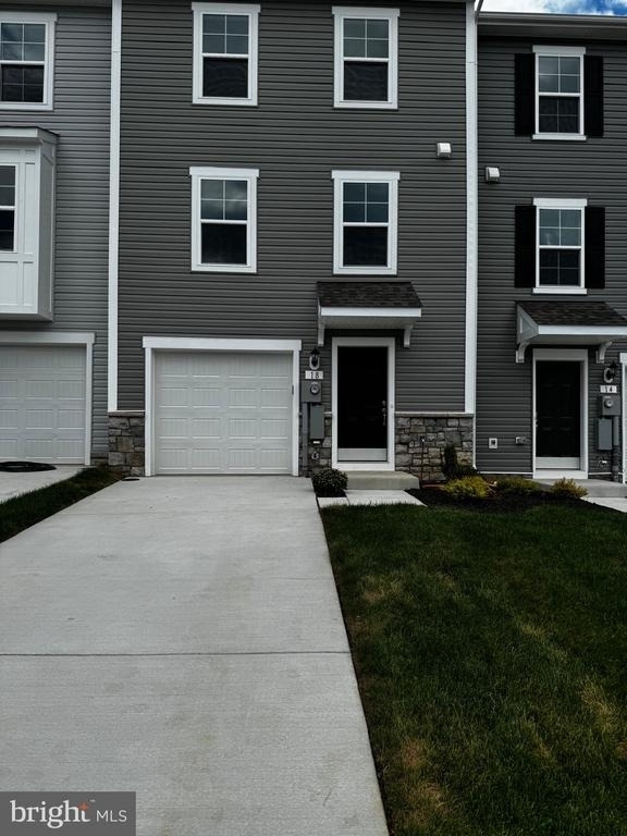 18 Clifton Mnr - Photo 0