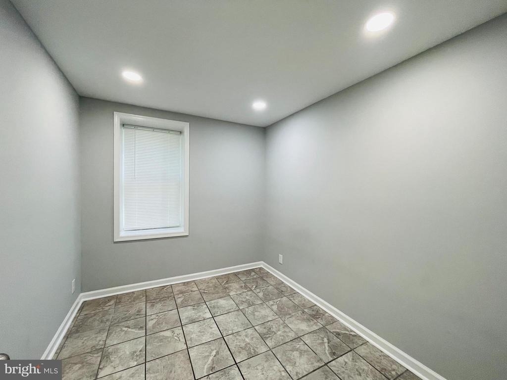202 Chesterfield Lane - Photo 8