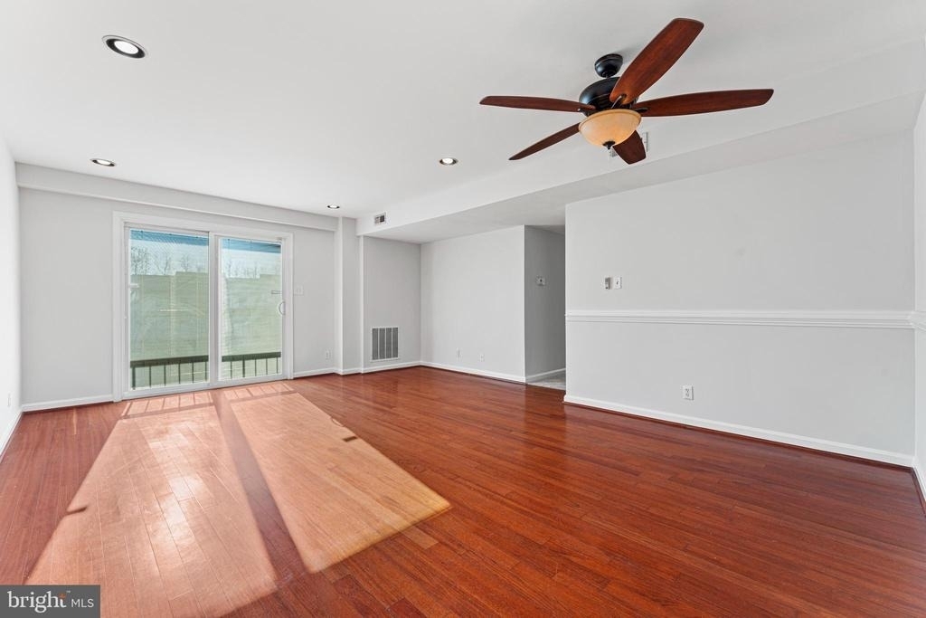 202 Chesterfield Lane - Photo 4