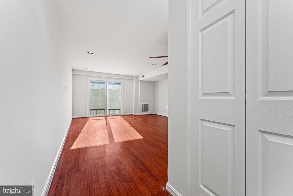 202 Chesterfield Lane - Photo 3