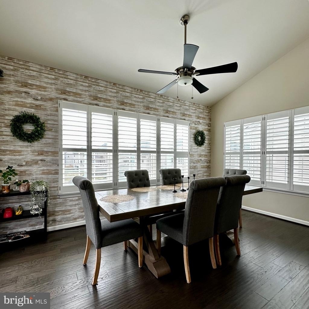 23 Taylors Hill Way - Photo 3