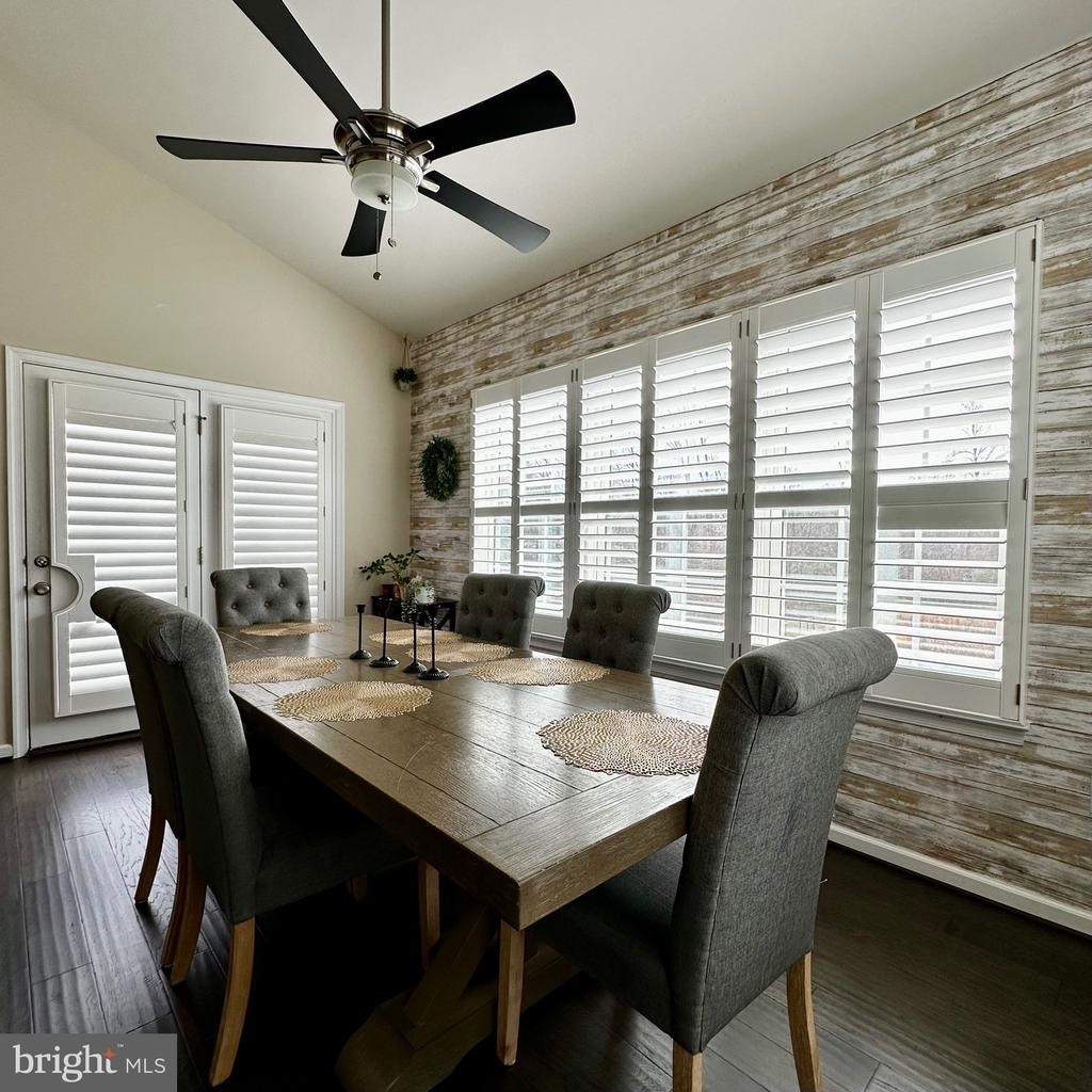 23 Taylors Hill Way - Photo 4