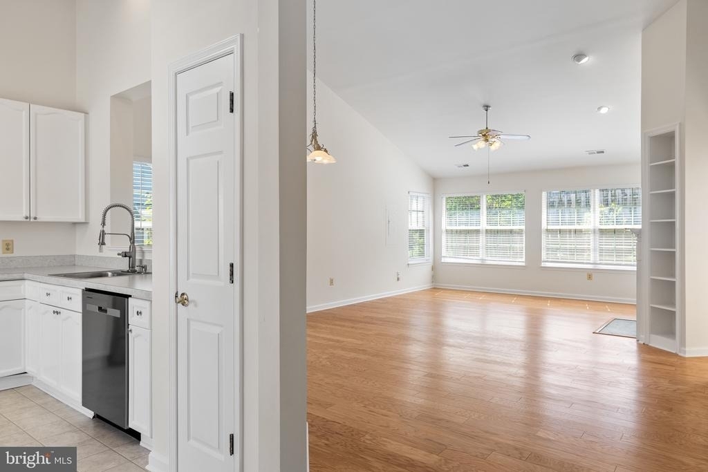 11318 Savannah Drive - Photo 4