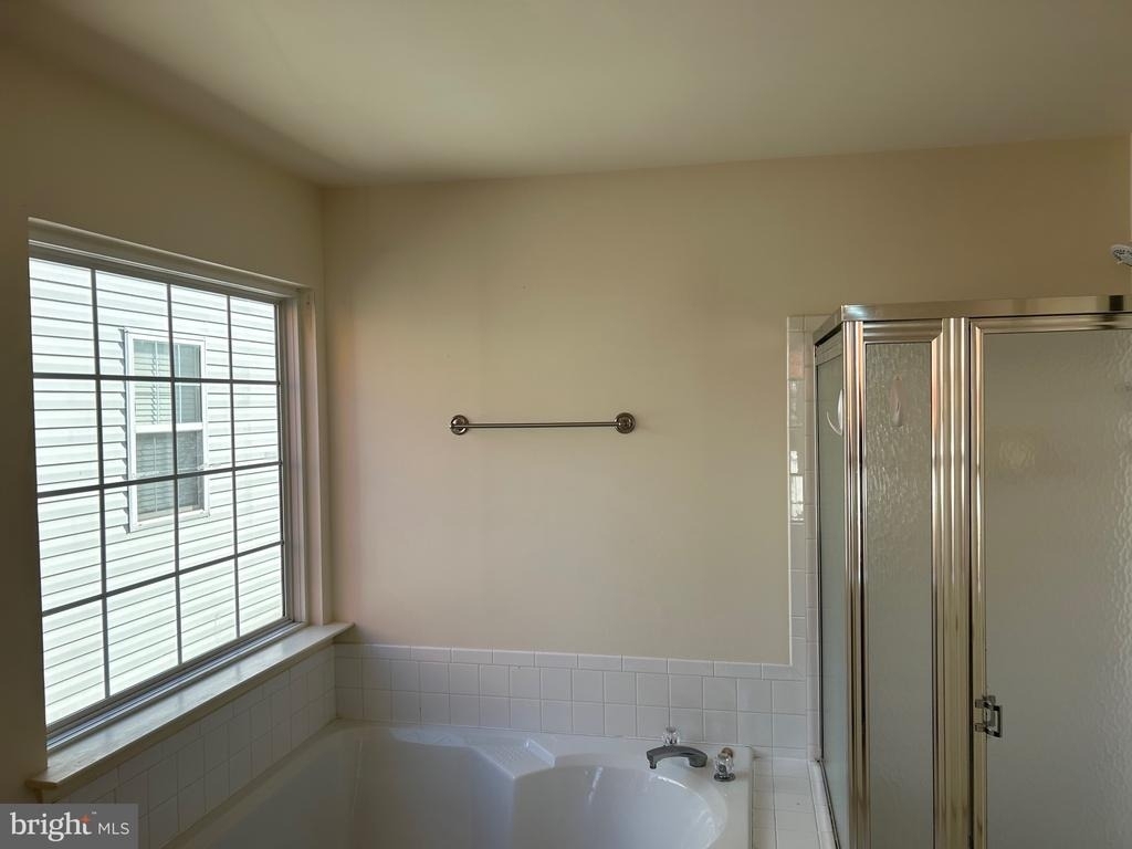 6821 Hollow Glen Court - Photo 15