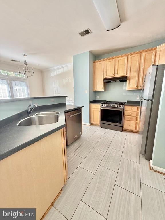 6814 Sabbarton Place - Photo 5