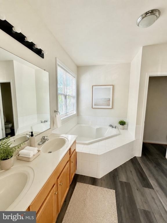 6814 Sabbarton Place - Photo 10
