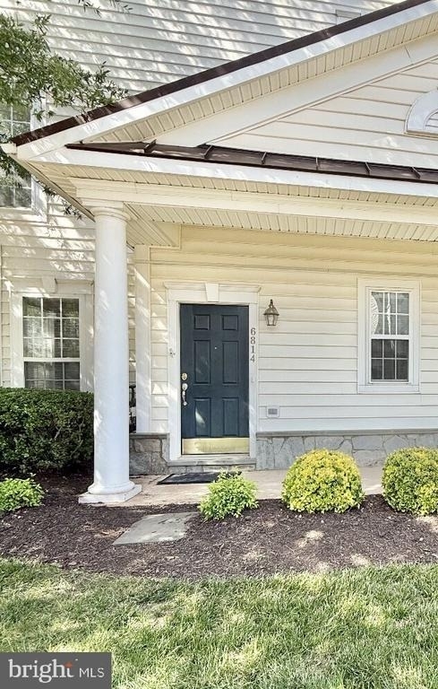 6814 Sabbarton Place - Photo 4