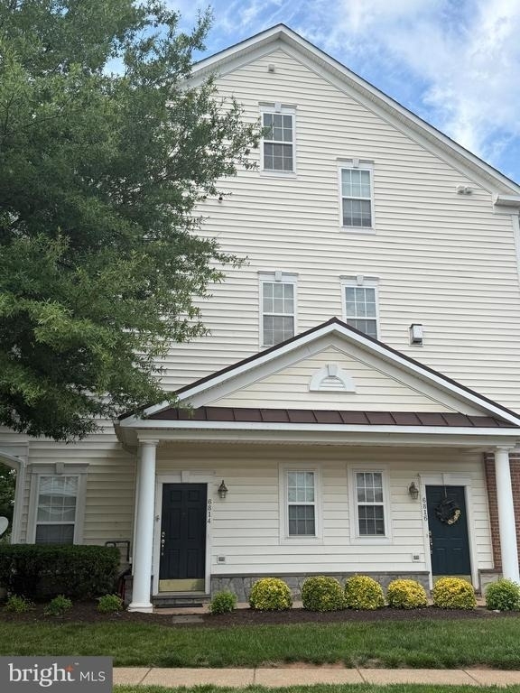 6814 Sabbarton Place - Photo 1