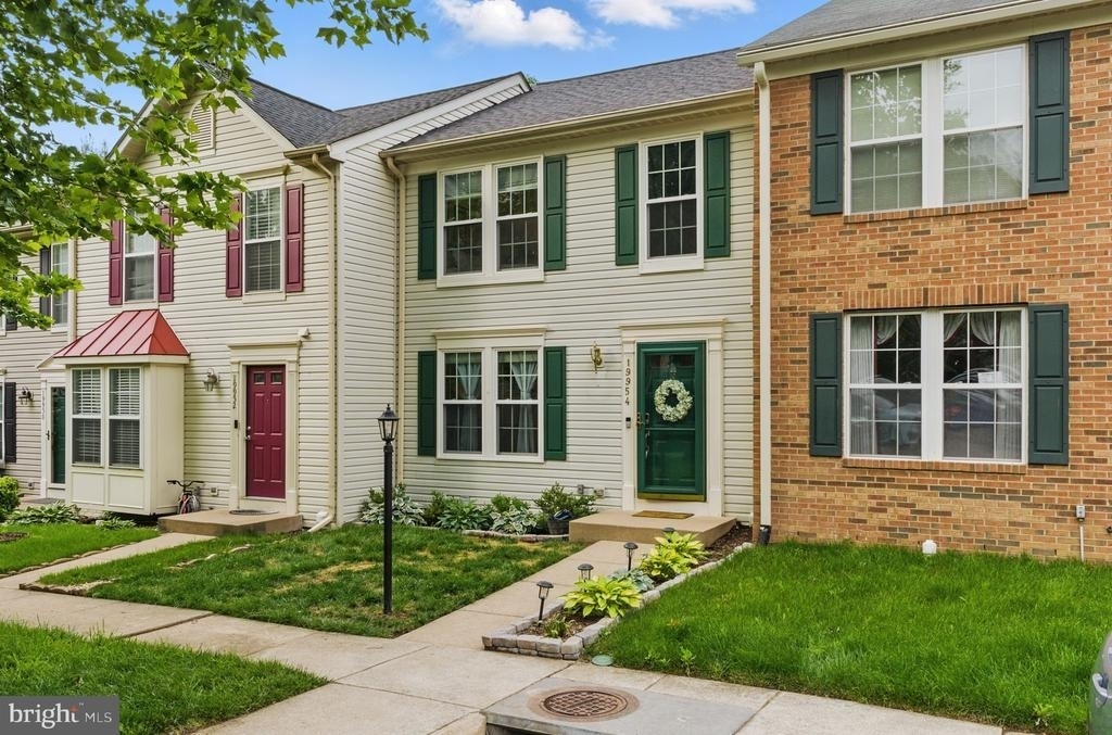 19954 Fieldgrass Square - Photo 1