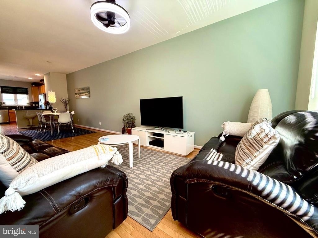 42654 New Dawn Terrace - Photo 2
