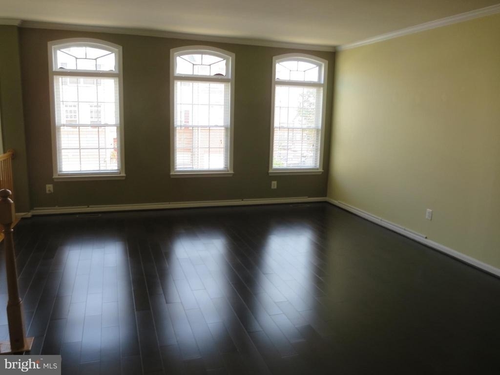 1503 Shields Terrace Ne - Photo 2