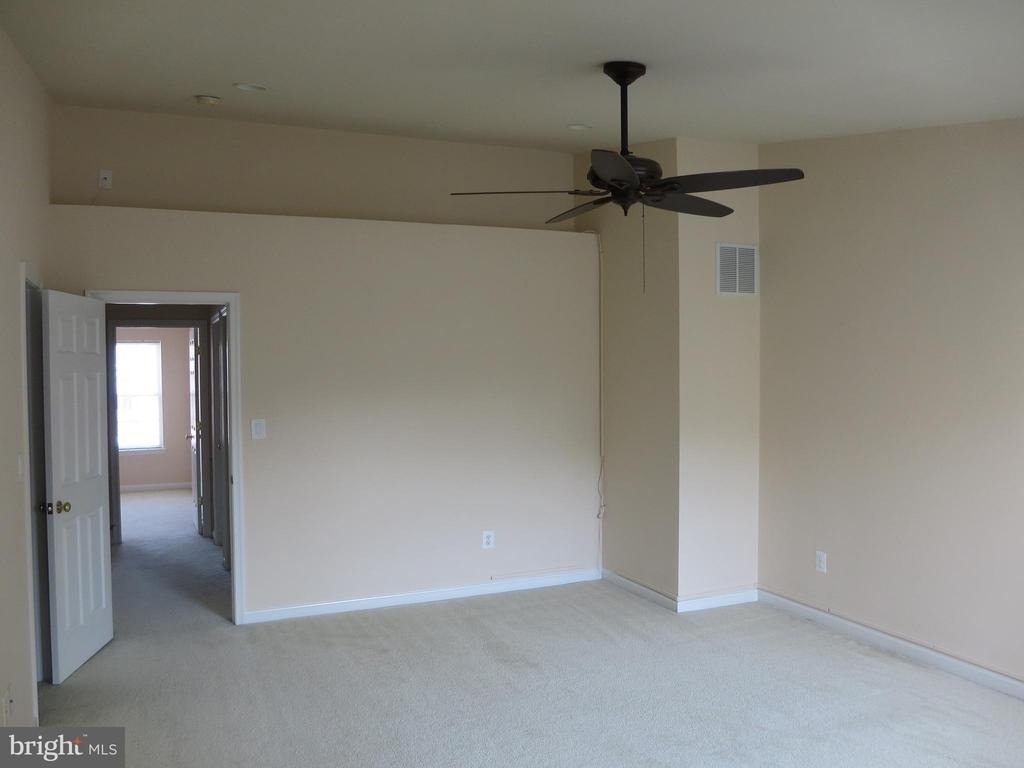 1503 Shields Terrace Ne - Photo 12