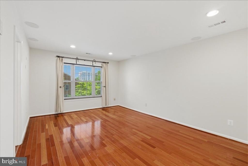 1433 Mclean Mews Court - Photo 23