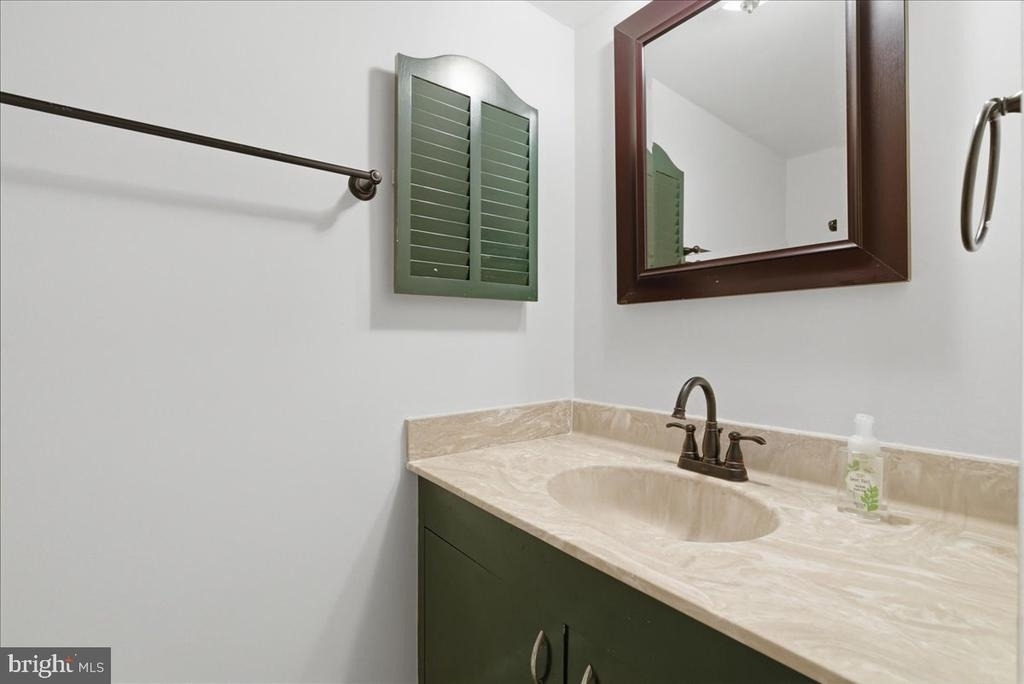 1433 Mclean Mews Court - Photo 41