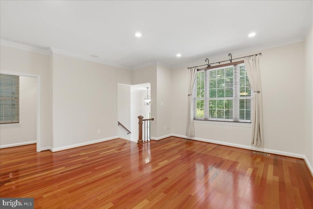 1433 Mclean Mews Court - Photo 5