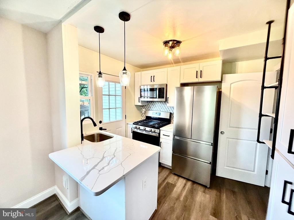 6106 N Kings Highway - Photo 9