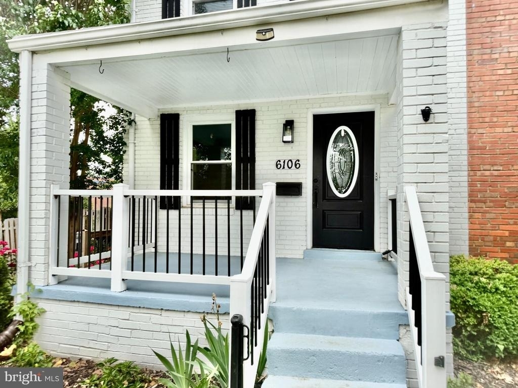 6106 N Kings Highway - Photo 1