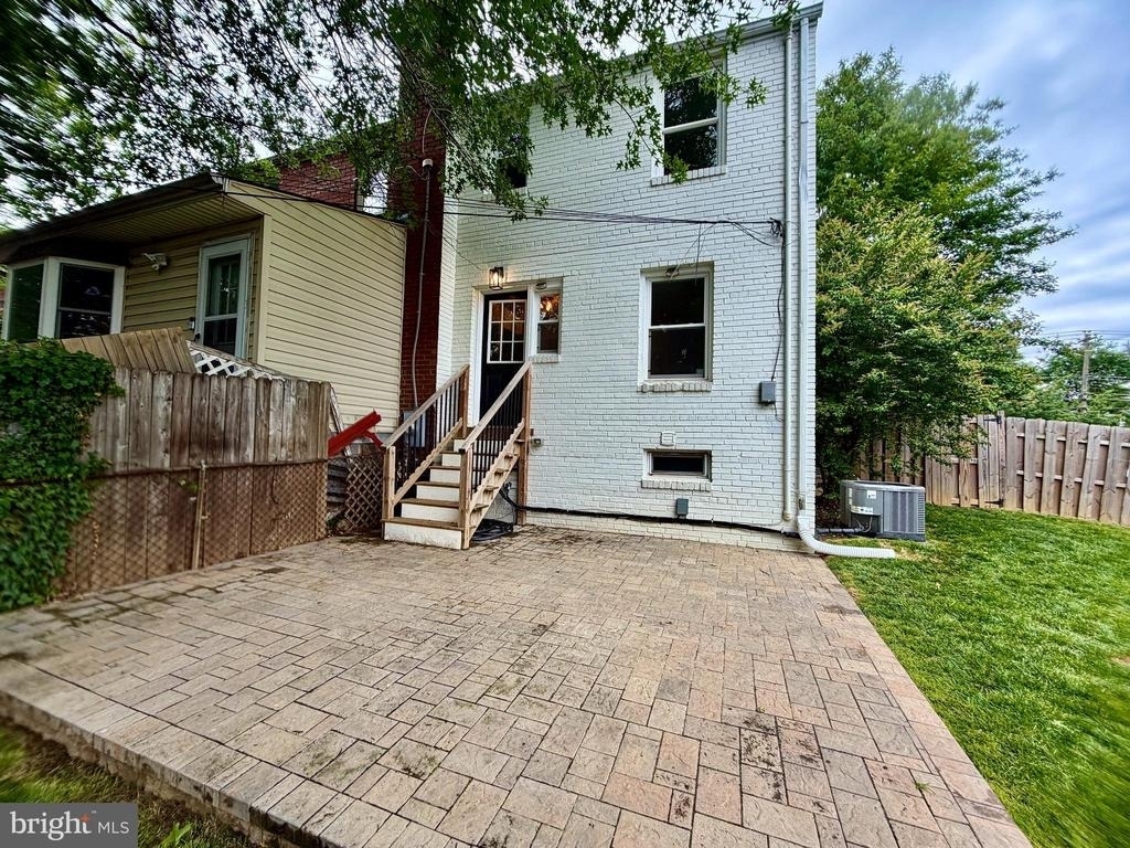 6106 N Kings Highway - Photo 21