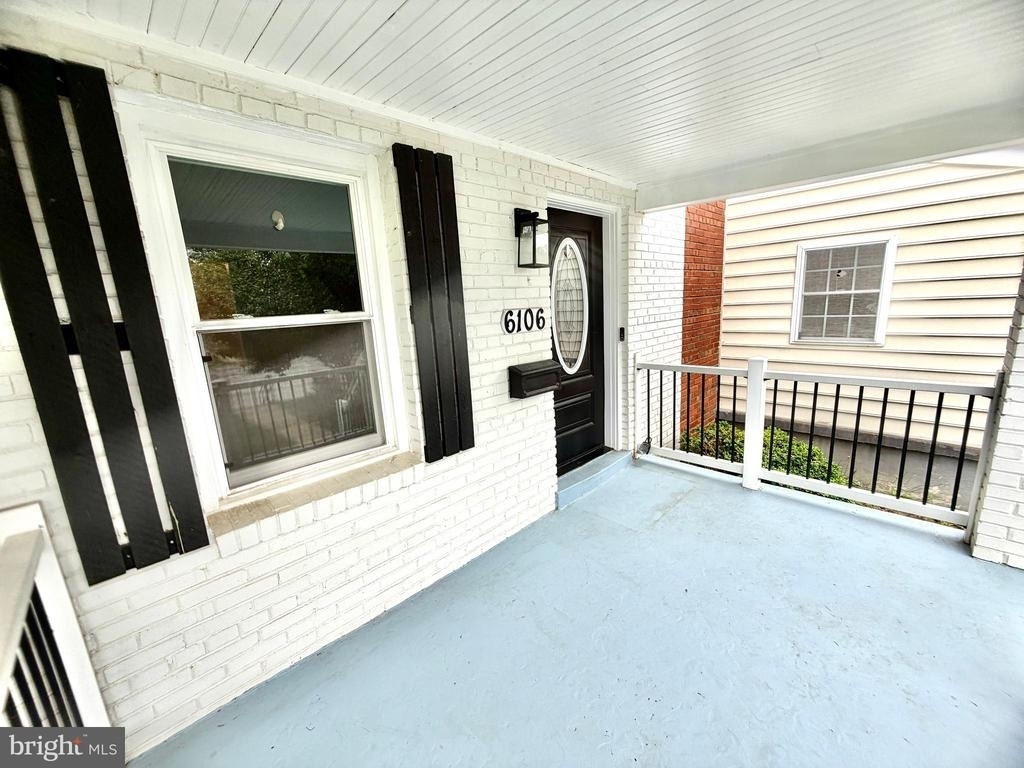 6106 N Kings Highway - Photo 2