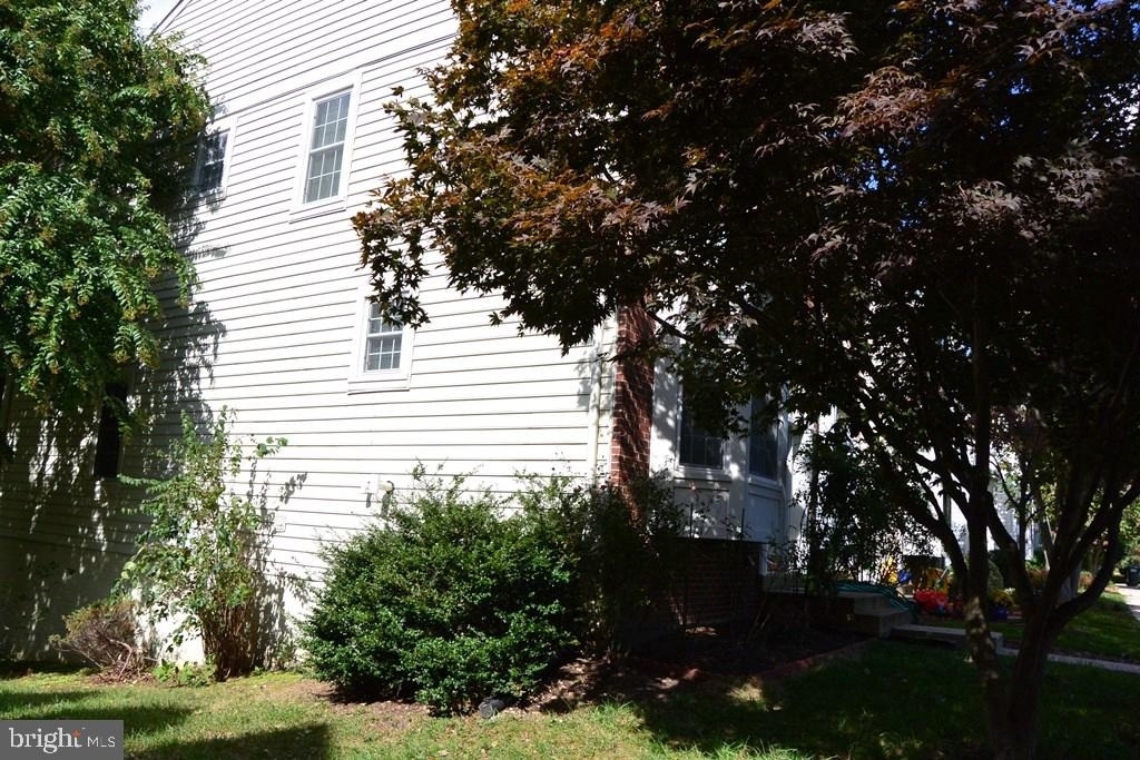 7034 Darby Towne Court - Photo 33