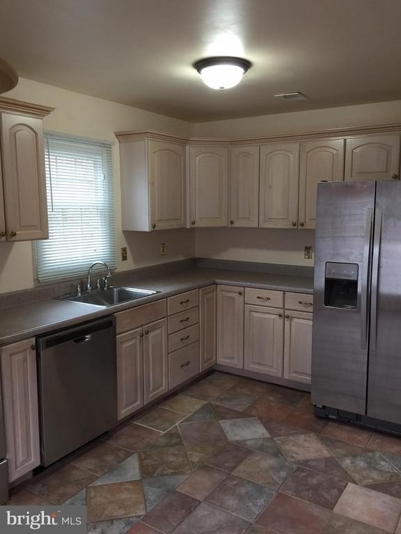 7034 Darby Towne Court - Photo 7