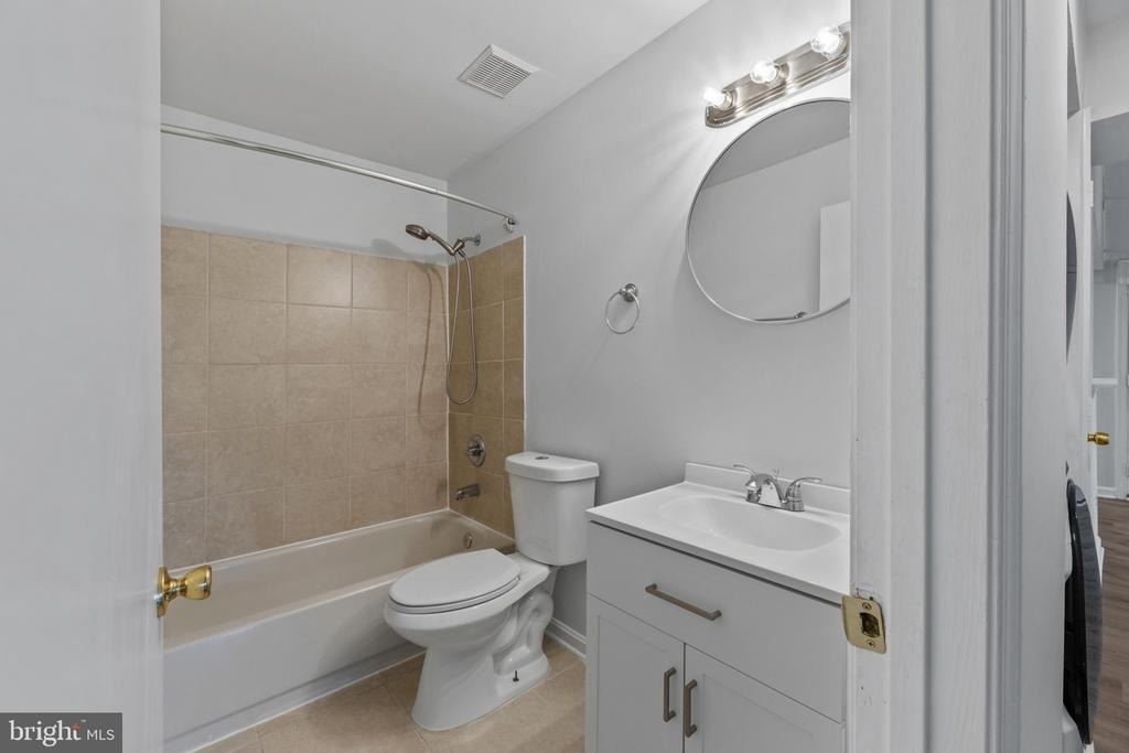 6901 Victoria Drive - Photo 18