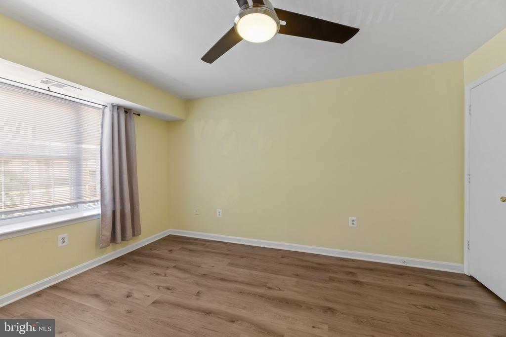 6901 Victoria Drive - Photo 21