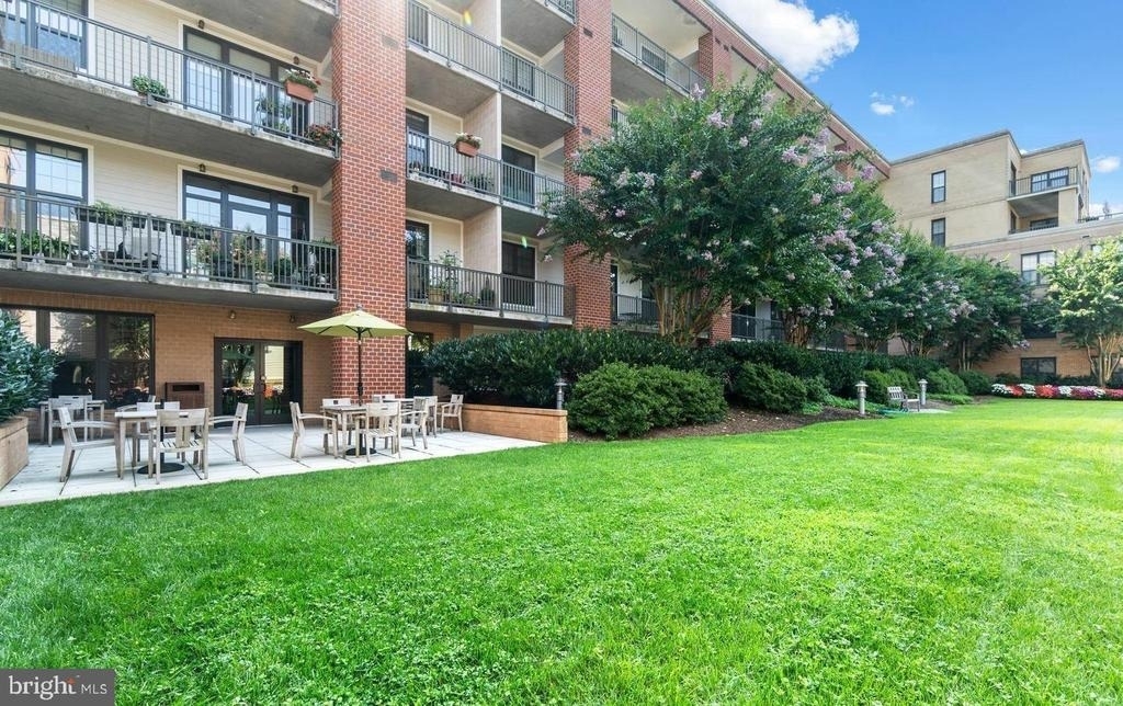 444 Broad Street - Photo 9