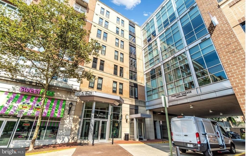 444 Broad Street - Photo 0