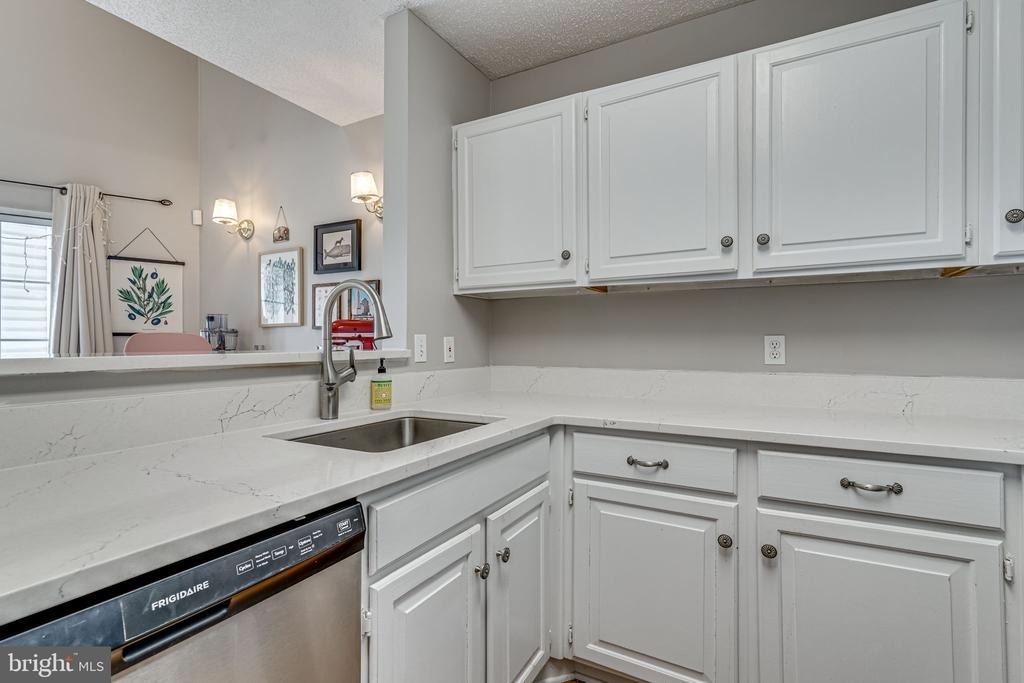 273 S Pickett Street - Photo 8