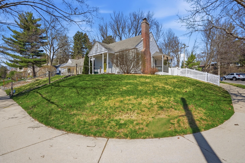 1102 Arborview Boulevard - Photo 2