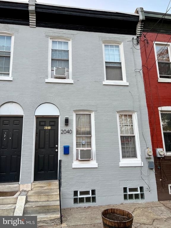 2040 N Darien Street - Photo 1