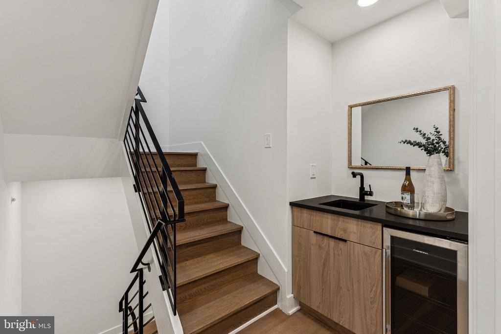 739 N Capitol Street - Photo 9