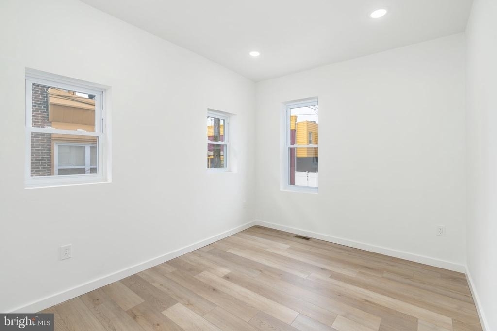 5758 Spruce Street - Photo 15