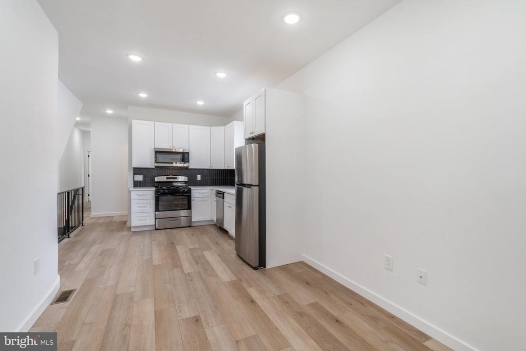 5758 Spruce Street - Photo 3