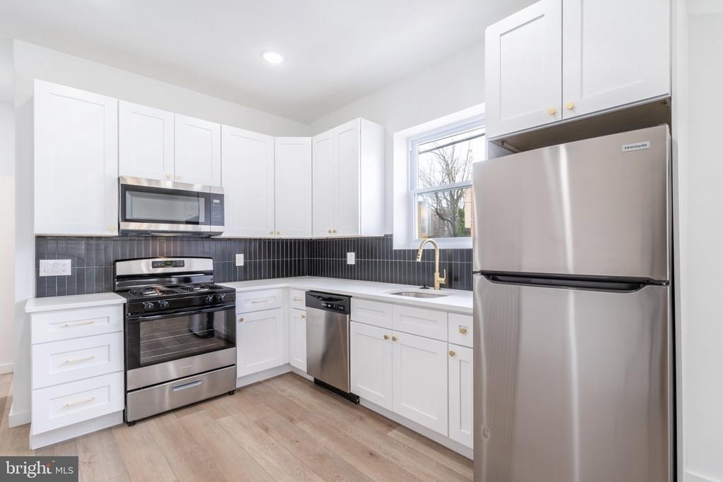 5758 Spruce Street - Photo 4