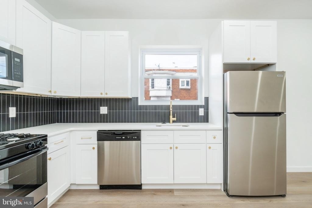 5758 Spruce Street - Photo 6