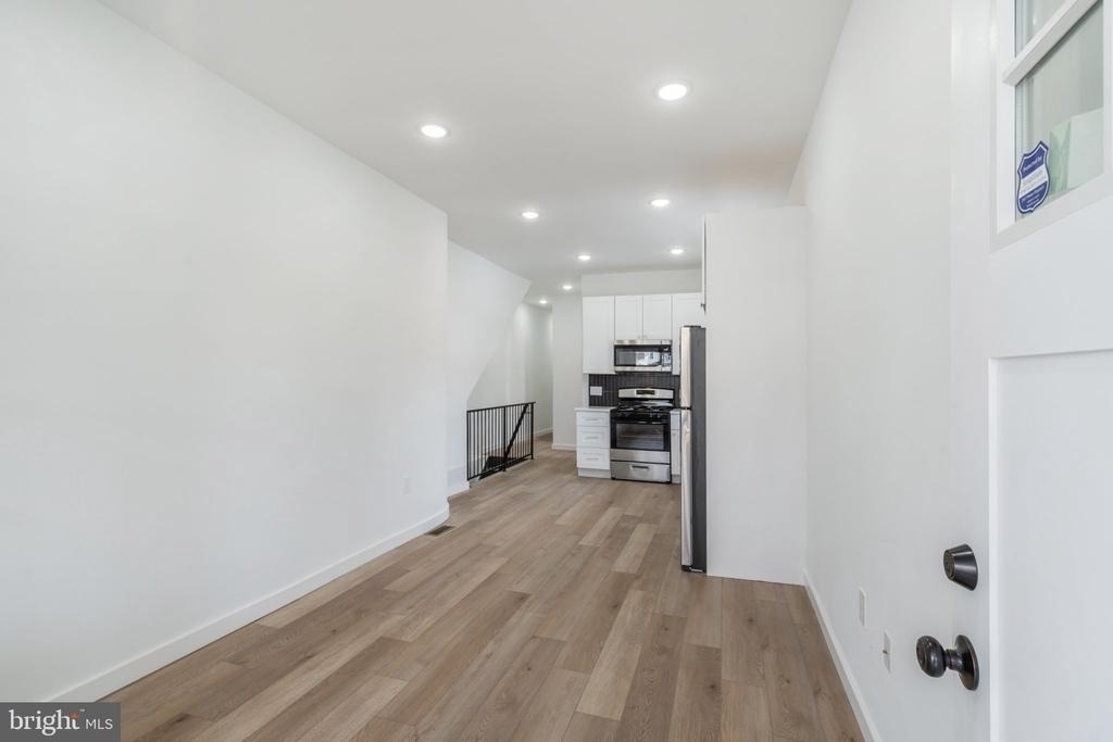 5758 Spruce Street - Photo 2